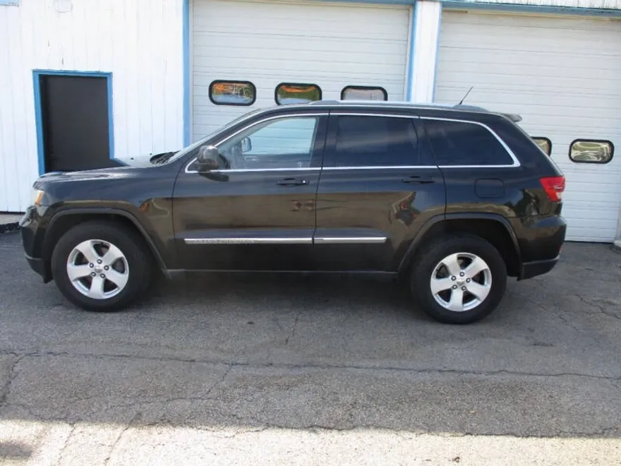 2012 Jeep Grand Cherokee Laredo photo 1