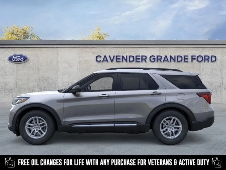 2025 Ford Explorer photo 1