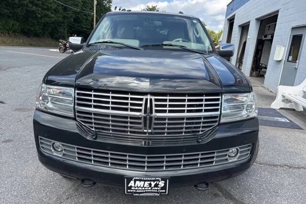 2013 Lincoln Navigator Base photo 1