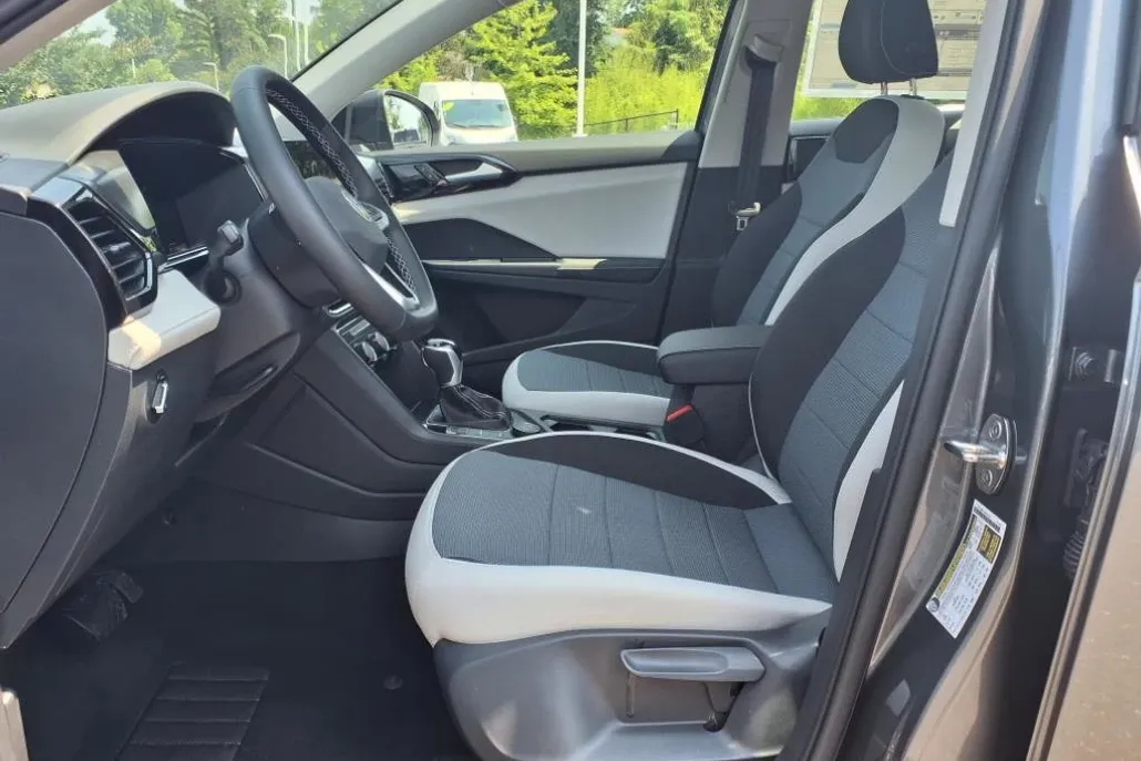 2025 Volkswagen Taos S photo 1