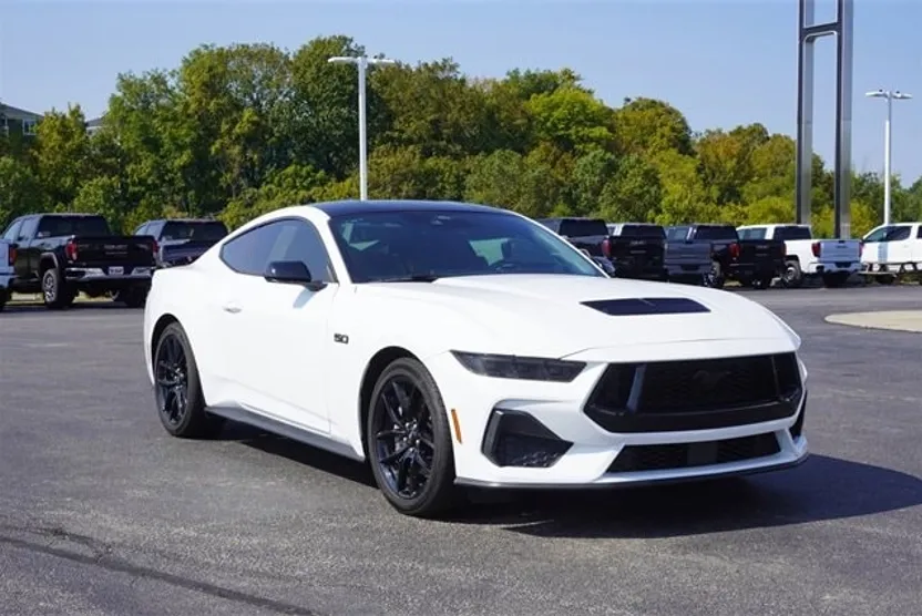 2024 Ford Mustang GT photo 1