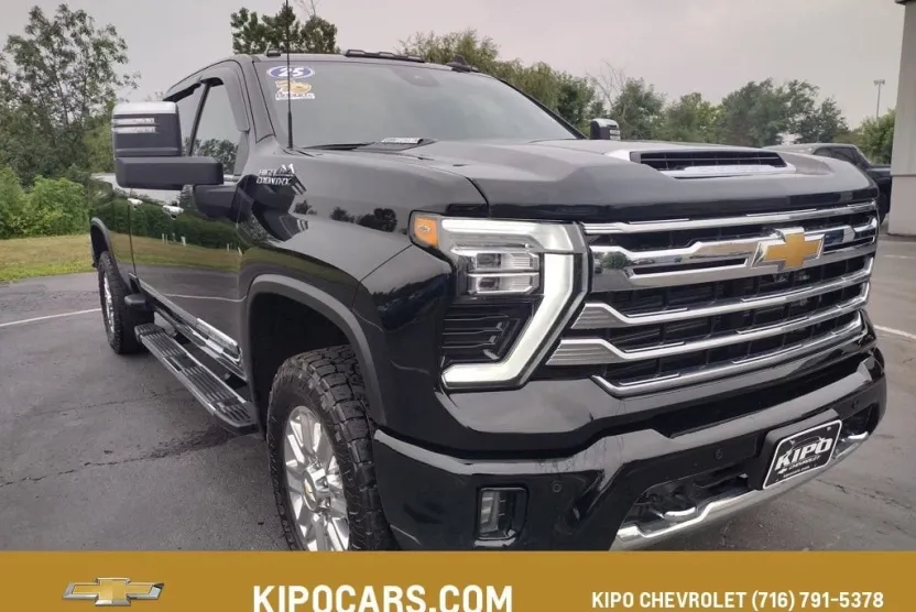 2025 Chevrolet Silverado 3500HD High Country photo 1