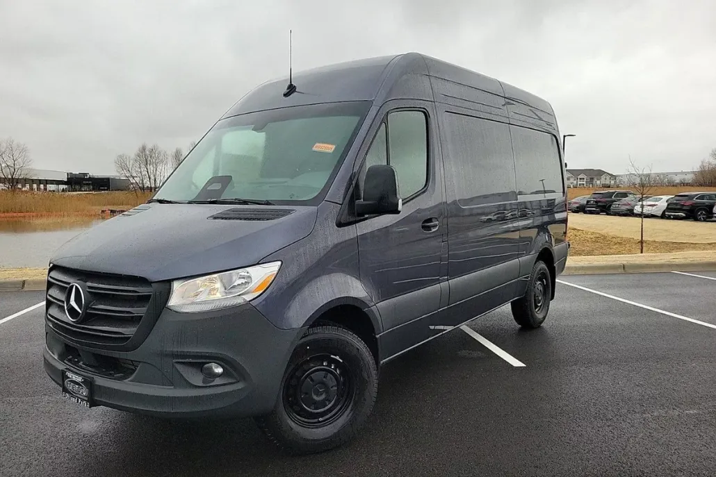 2025 Mercedes Benz Sprinter 2500 photo 1