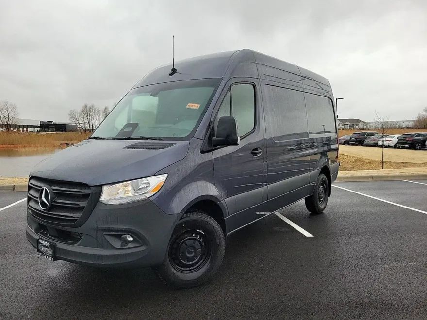 2025 Mercedes Benz Sprinter 2500 photo 1