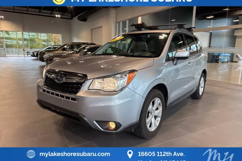 2016 Subaru Forester 2.5i Premium photo 1