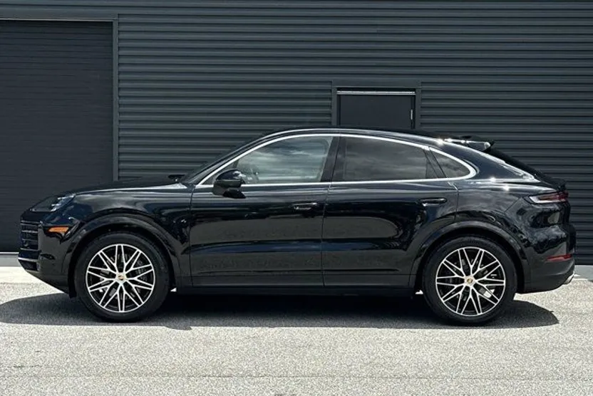 2024 Porsche Cayenne Coupe Base photo 1