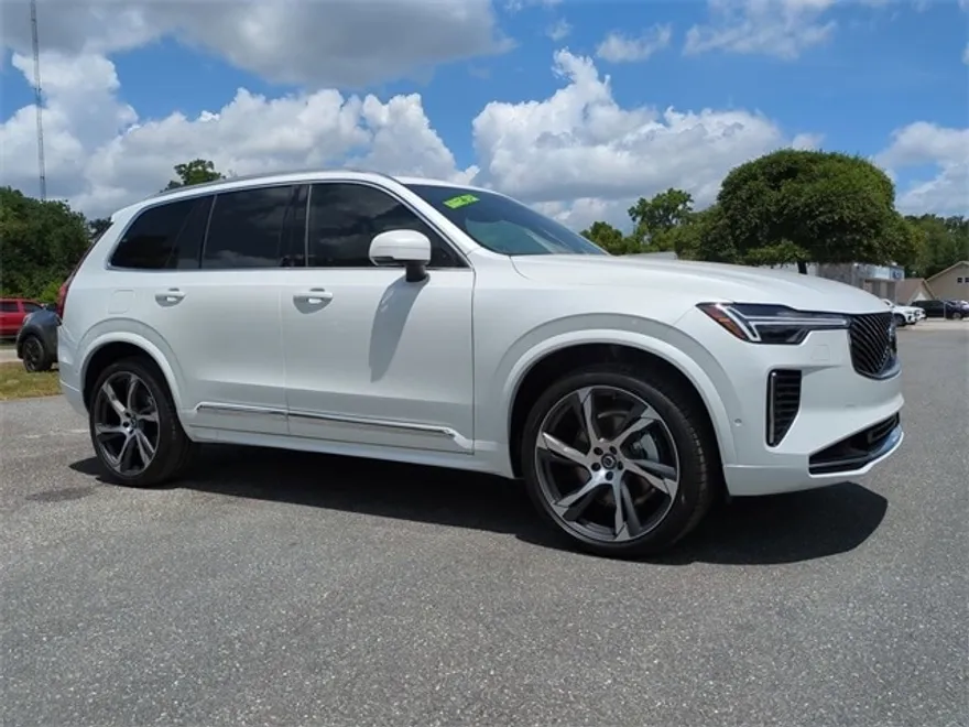 2025 Volvo XC90 photo 1
