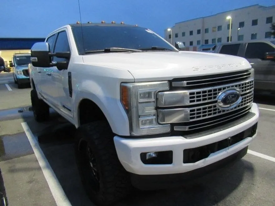 2017 Ford F-250 Platinum photo 1