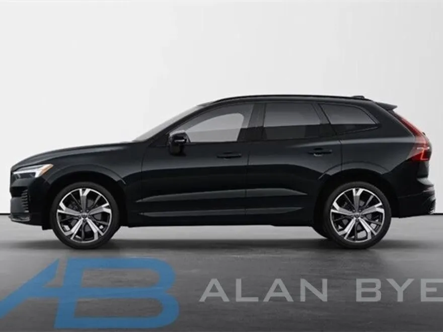 2025 Volvo XC60 B5 photo 1
