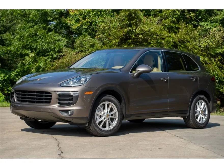 2016 Porsche Cayenne photo 1