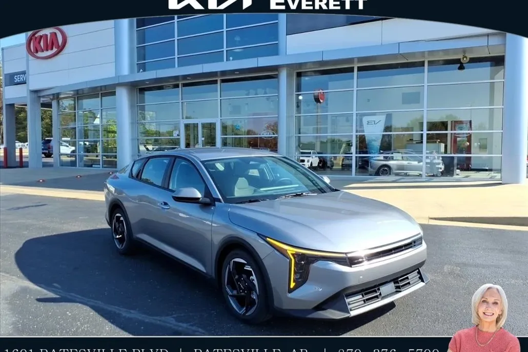 2025 Kia K4 EX photo 1