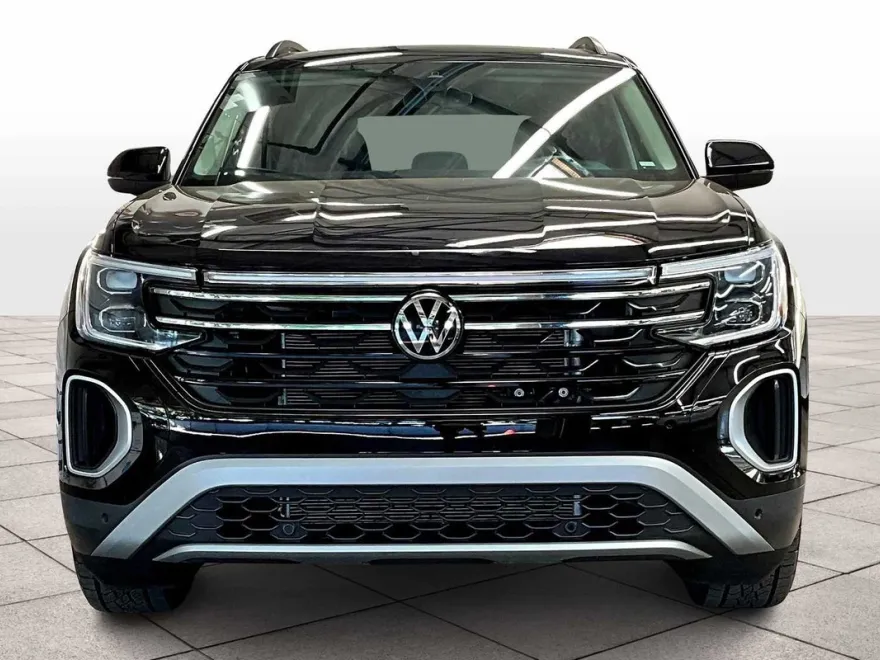2025 Volkswagen Atlas Peak Edition photo 1