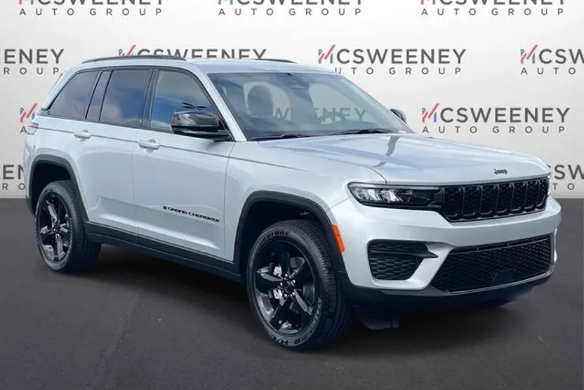 2025 Jeep Grand Cherokee Altitude photo 1