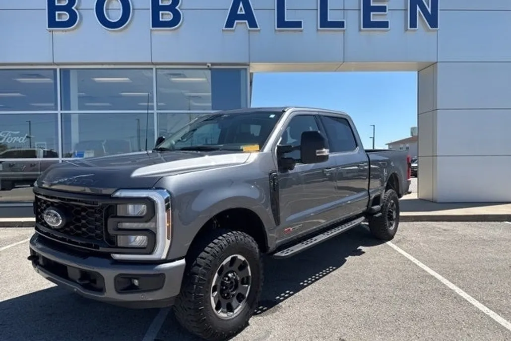 2024 Ford F-250 Lariat photo 1