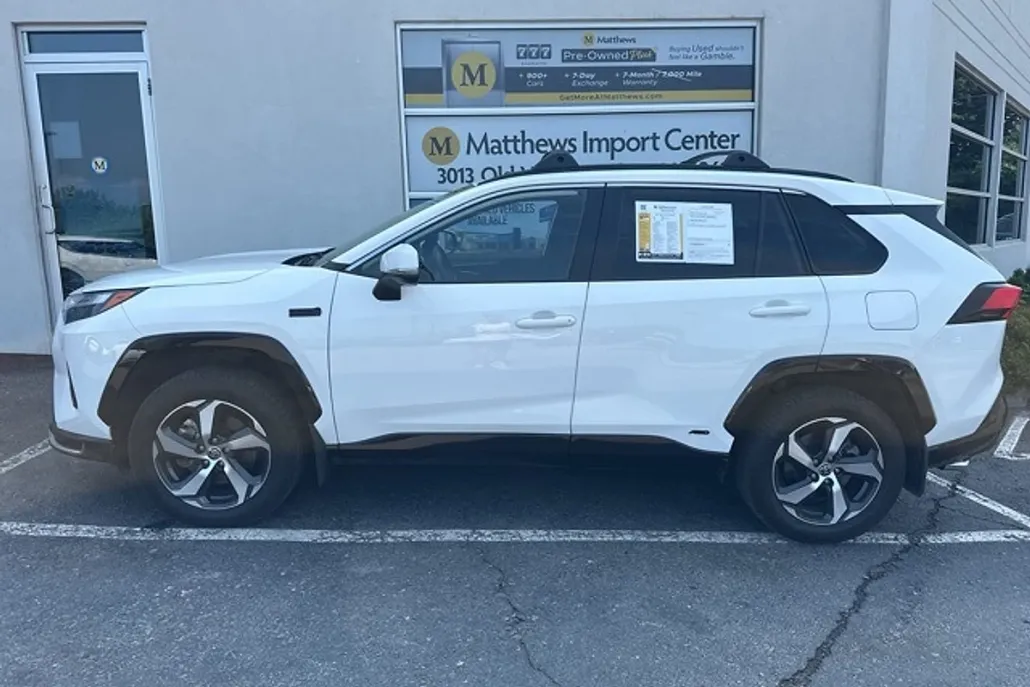 2022 Toyota RAV4 Prime SE photo 1
