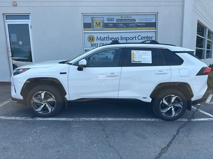 2022 Toyota RAV4 Prime SE photo 1