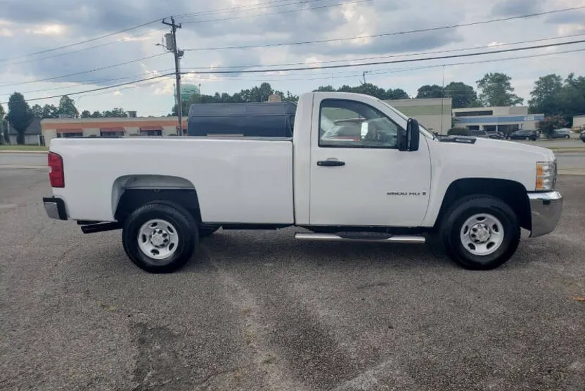 2009 Chevrolet Silverado 2500HD Work Truck photo 1