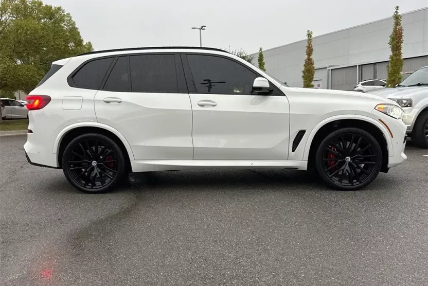 2023 Bmw X5 M50i photo 1