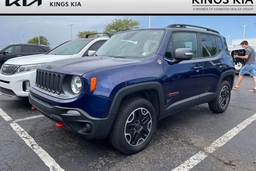 2016 Jeep Renegade Trailhawk photo 1