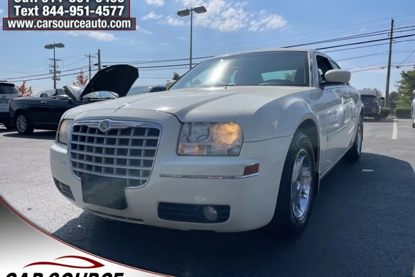2005 Chrysler 300 Base Limited Touring photo 1