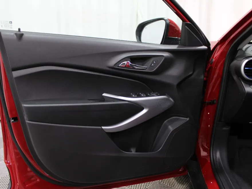 2026 Chevrolet Trax LS photo 1