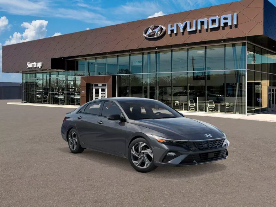 2025 Hyundai Elantra SEL Sport photo 1