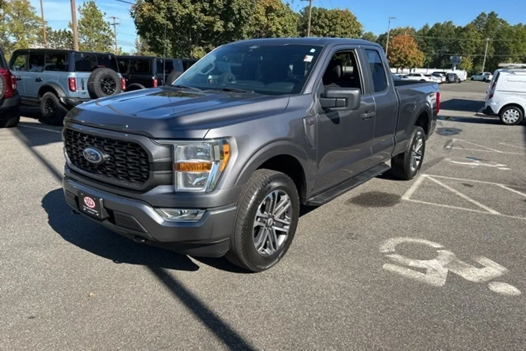2022 Ford F-150 XL photo 1