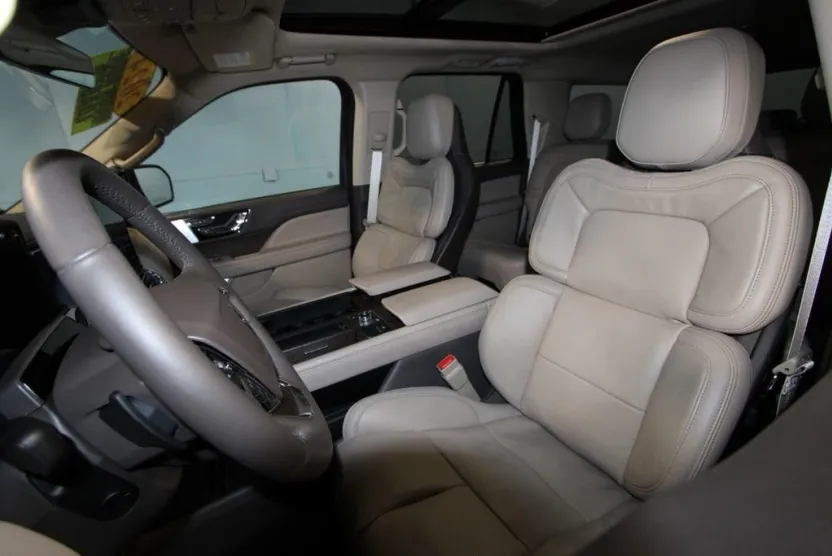 2024 Lincoln Navigator L Reserve photo 1