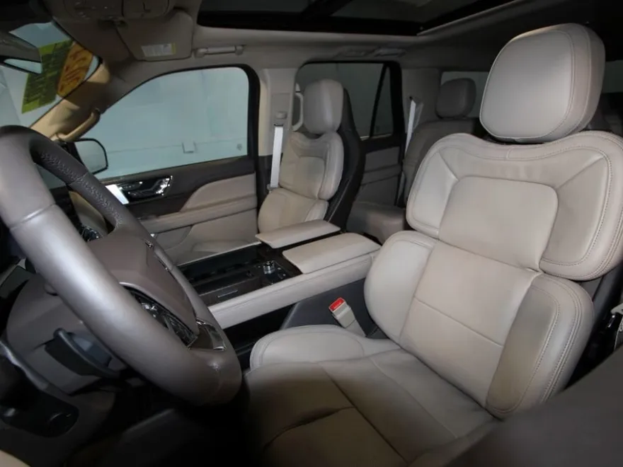 2024 Lincoln Navigator L Reserve photo 1