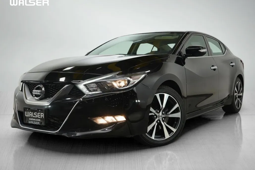 2017 Nissan Maxima SV photo 1