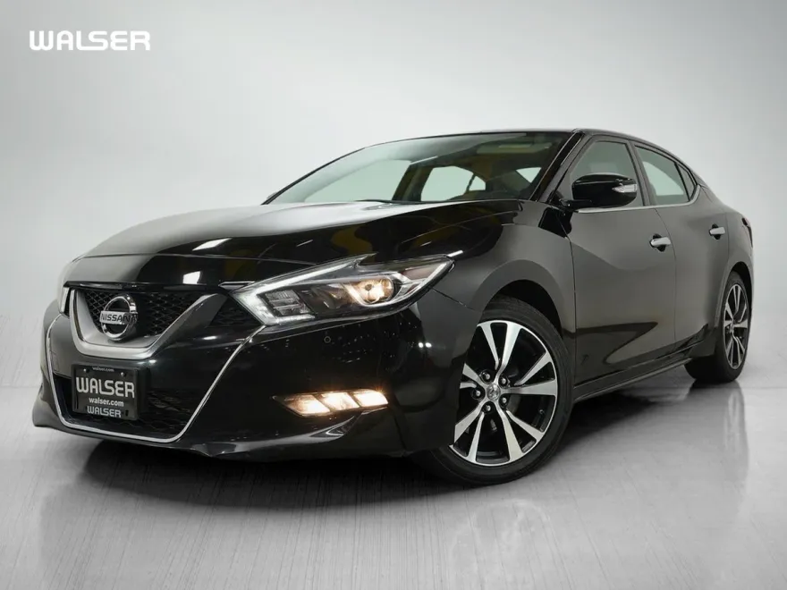 2017 Nissan Maxima SV photo 1
