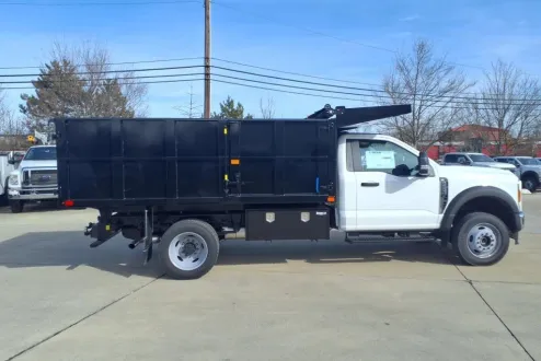 2024 Ford F-550 photo 1