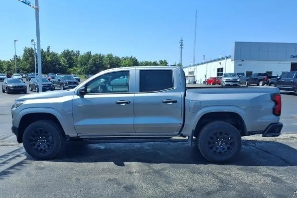 2026 Chevrolet Colorado Work Truck photo 1