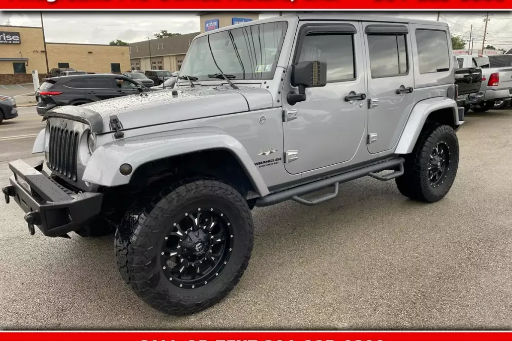 2016 Jeep Wrangler Unlimited Sahara photo 1