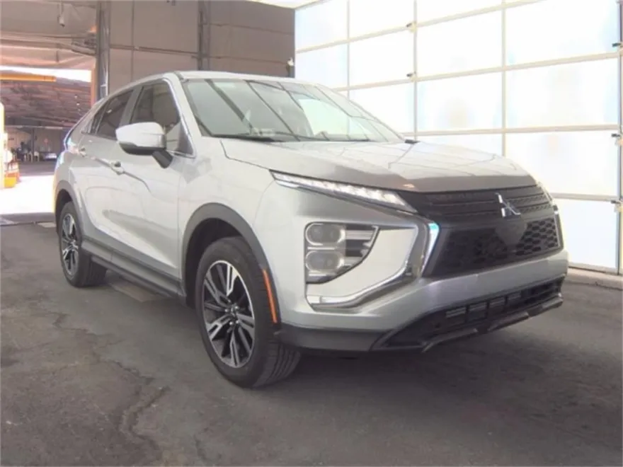 2024 Mitsubishi Eclipse Cross SE photo 1