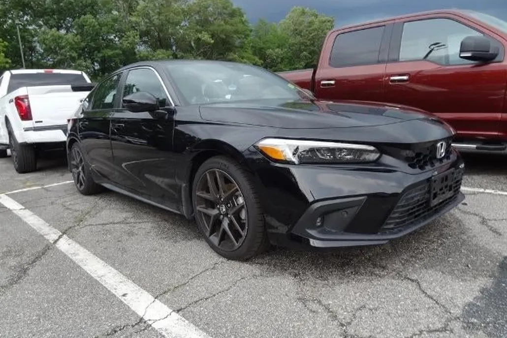 2024 Honda Civic Sport Touring photo 1