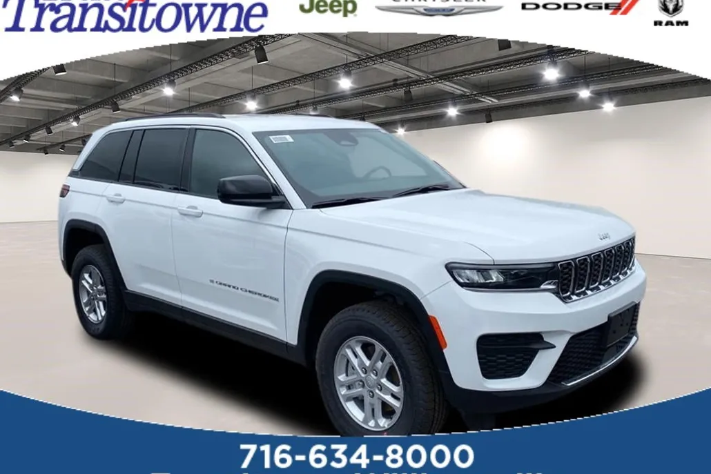 2025 Jeep Grand Cherokee Laredo photo 1