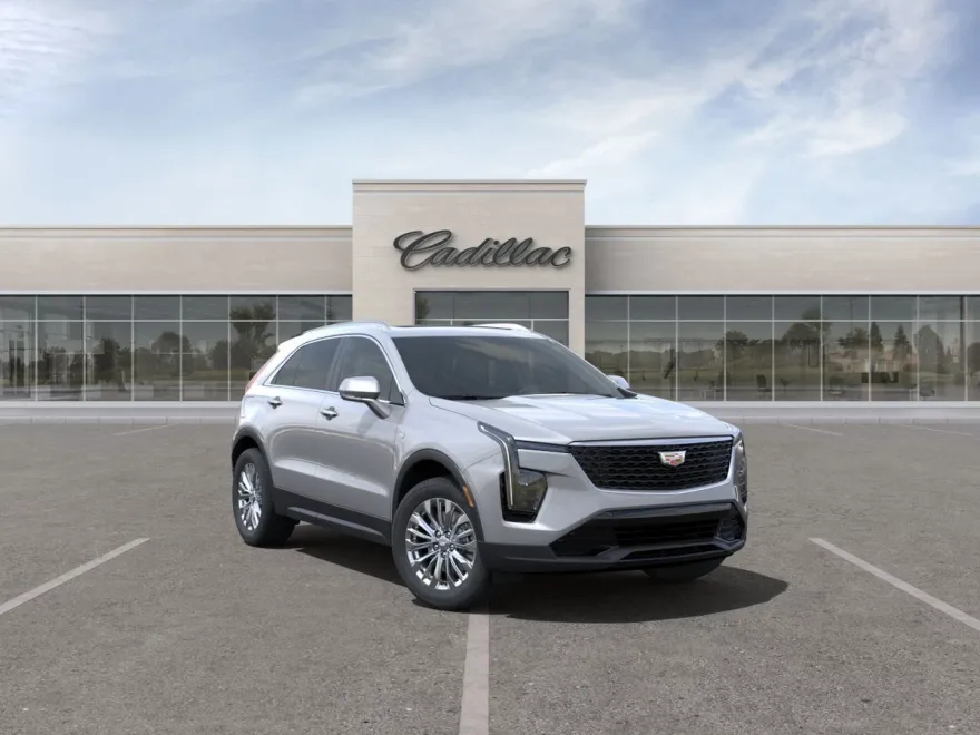 2024 Cadillac XT4 Luxury photo 1