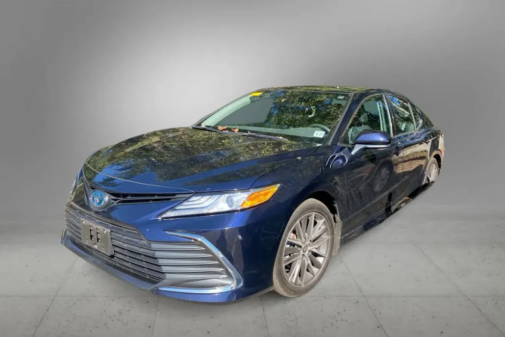 2022 Toyota Camry Hybrid XLE photo 1
