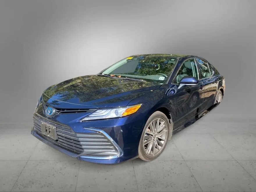 2022 Toyota Camry Hybrid XLE photo 1