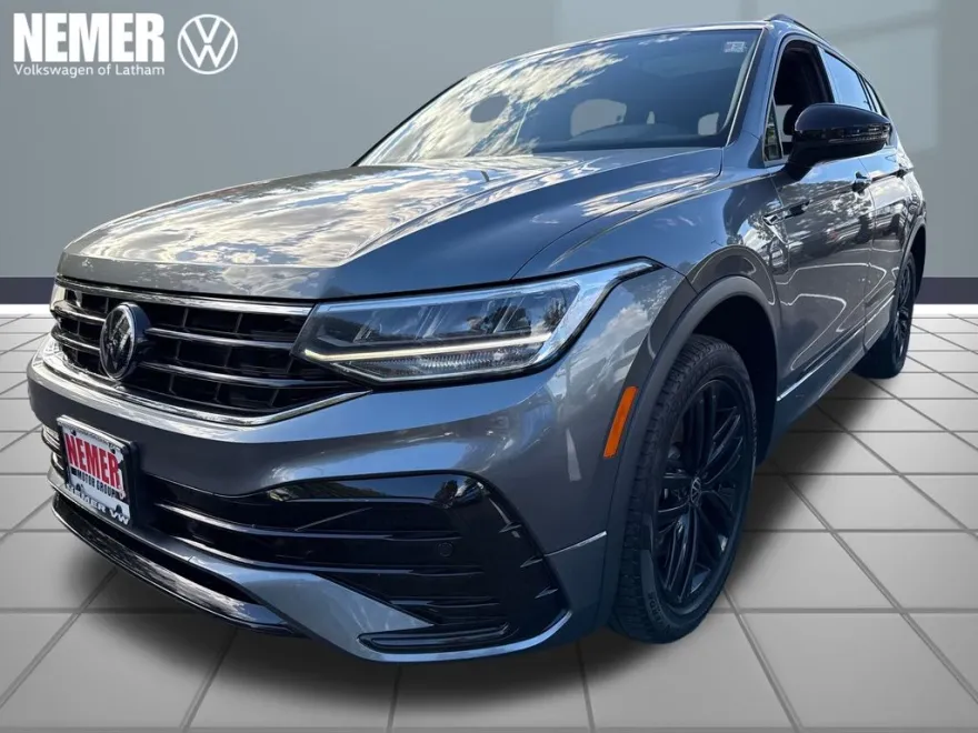 2022 Volkswagen Tiguan SE R-Line Black photo 1