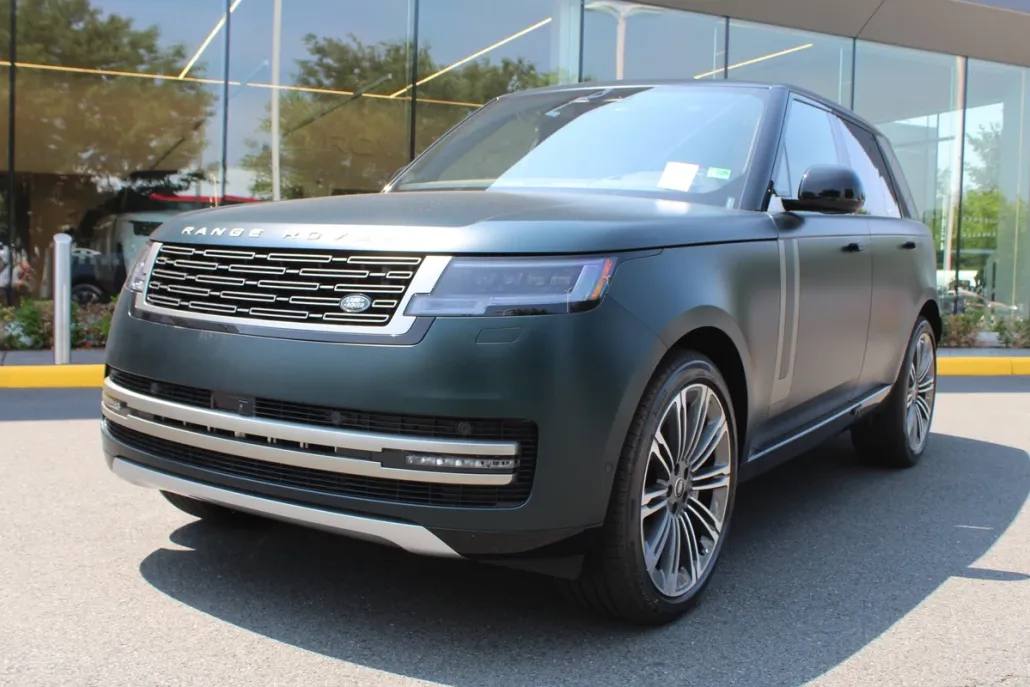 2025 Land Rover Range Rover SE photo 1