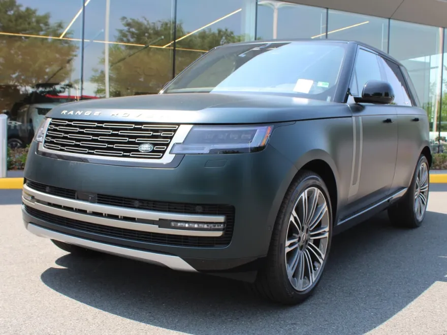 2025 Land Rover Range Rover SE photo 1