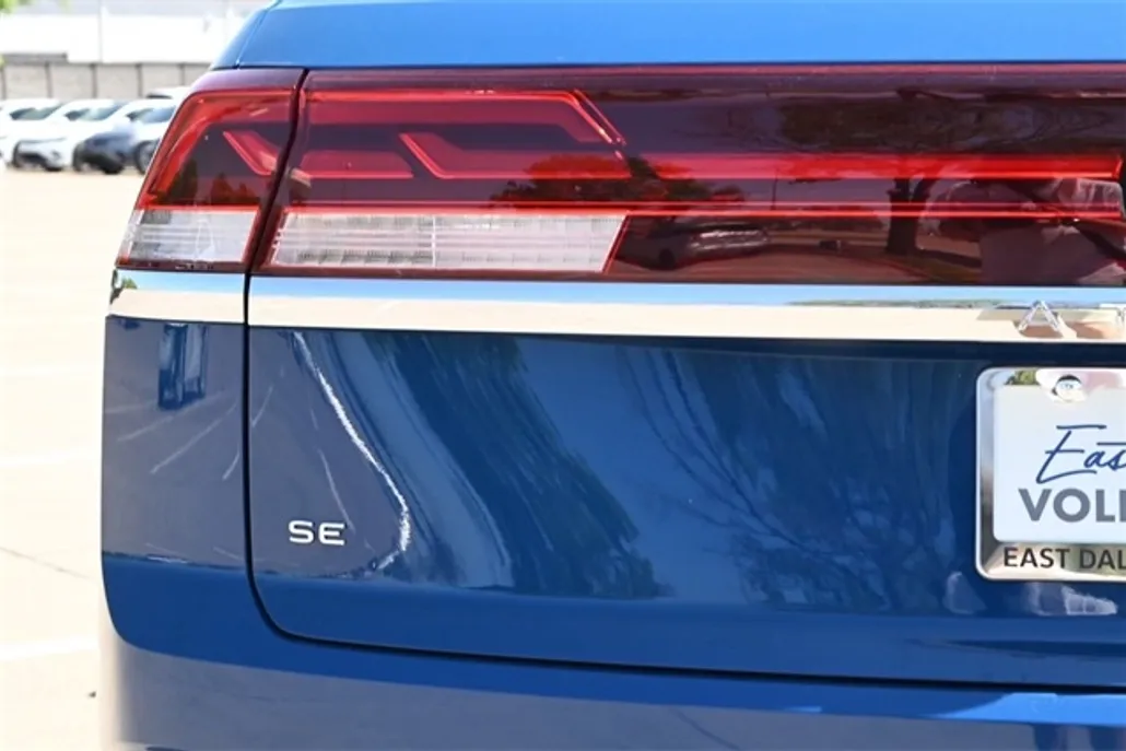2025 Volkswagen Atlas Cross Sport SE Technology photo 1