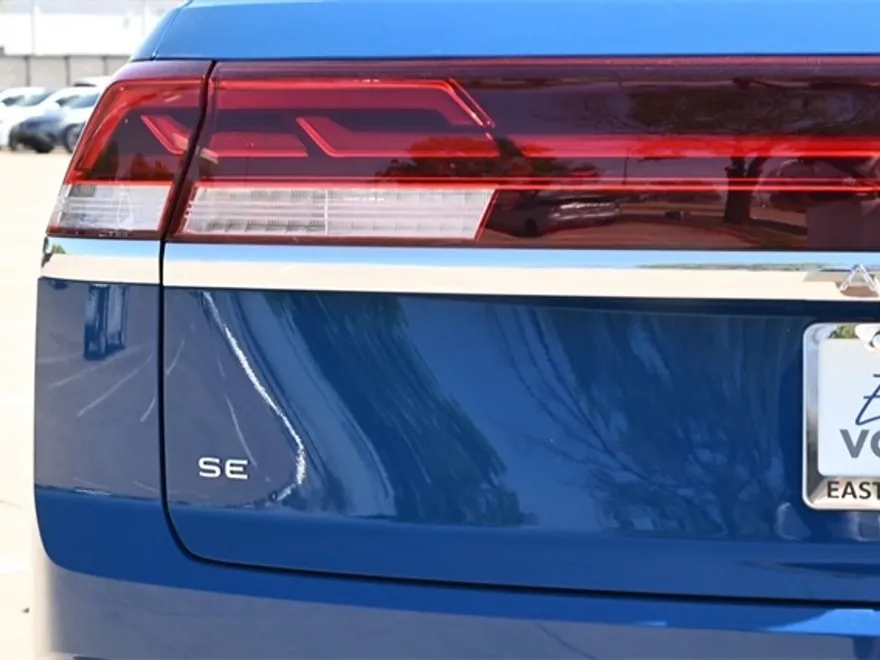 2025 Volkswagen Atlas Cross Sport SE Technology photo 1