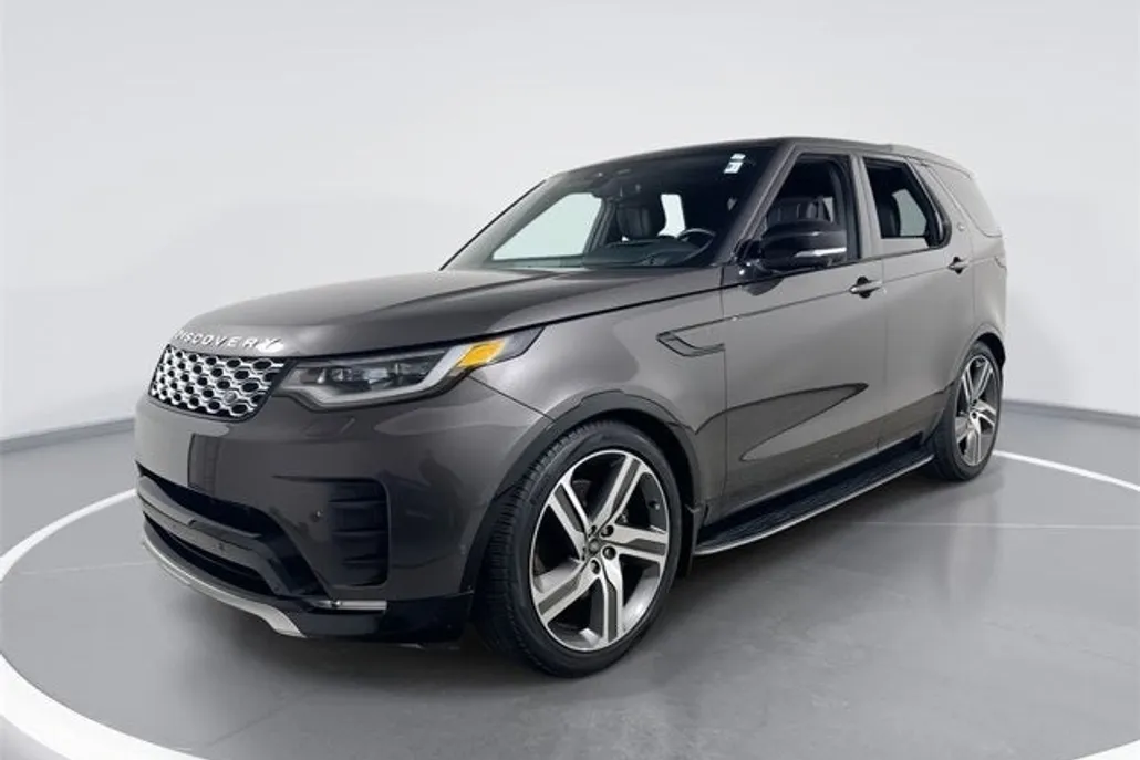 2024 Land Rover Discovery Metropolitan Edition photo 1
