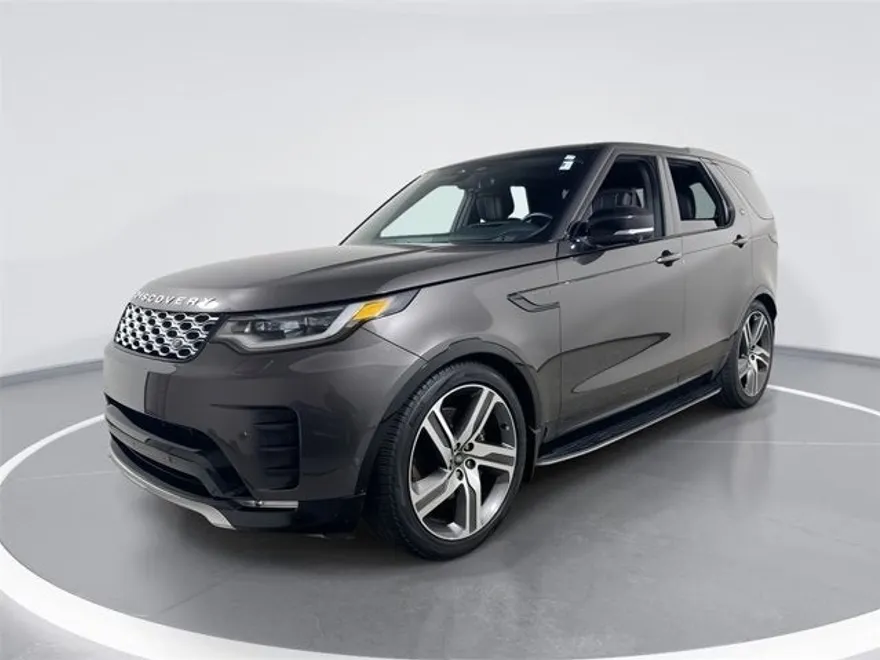 2024 Land Rover Discovery Metropolitan Edition photo 1