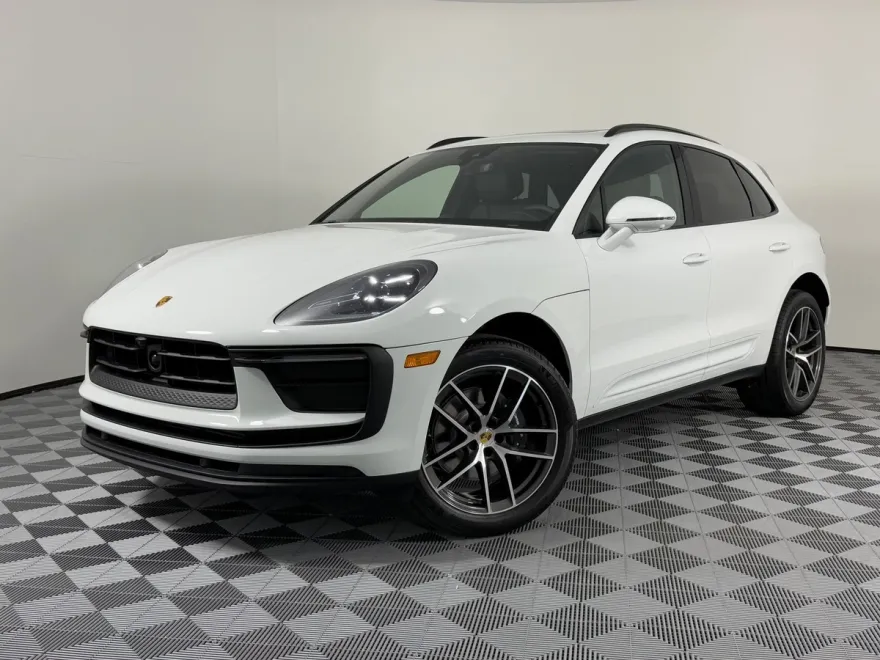 2026 Porsche Macan T photo 1