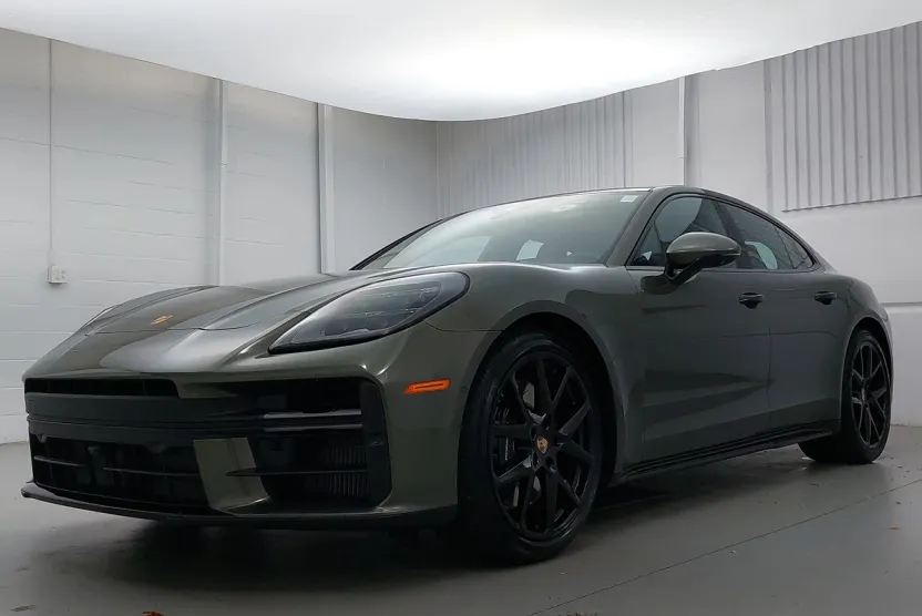2026 Porsche Panamera GTS photo 1