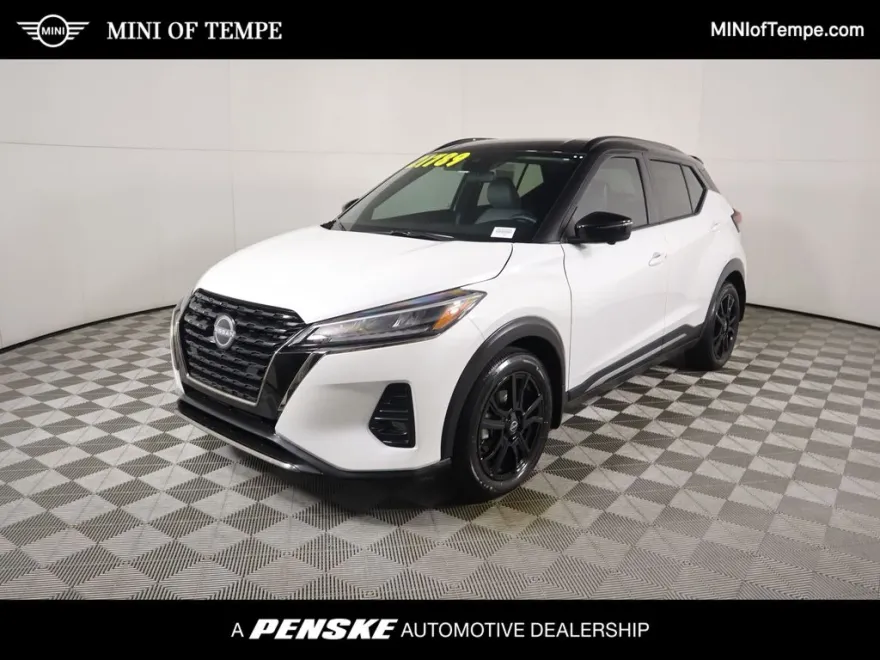 2024 Nissan Kicks SR photo 1